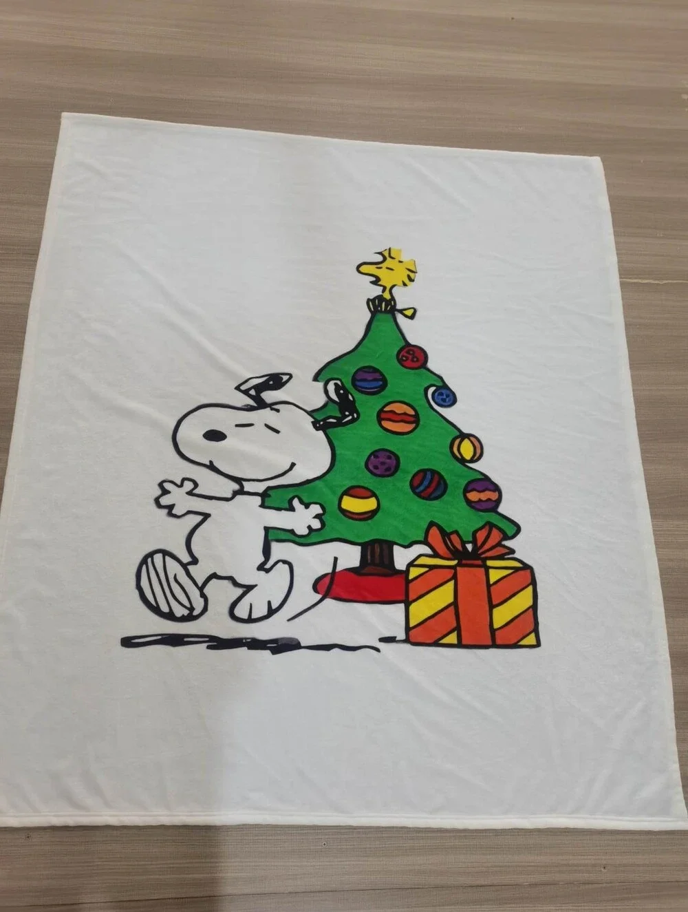 White Holiday Snoopy Plush Throw Blanket with Green Tree and Gift